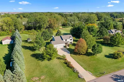 1209 Oak Leaf Ln, Washington, IL 61571