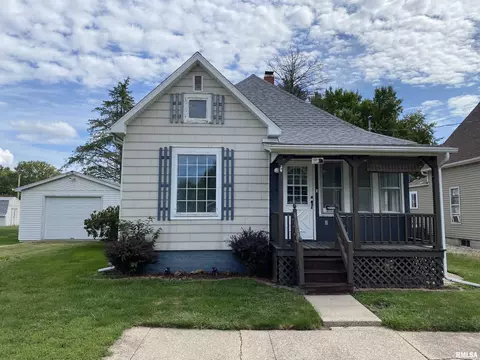 843 N 9th Ave, Canton, IL 61520