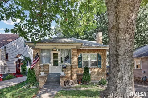 210 Arnold Ave, East Peoria, IL 61611