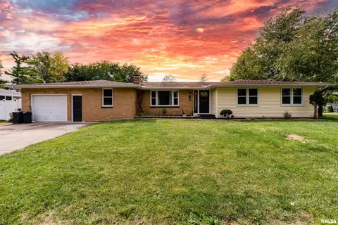 1517 Division St, Metamora, IL 61548