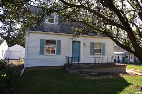 3324 N Sterling Ave, Peoria, IL 61604