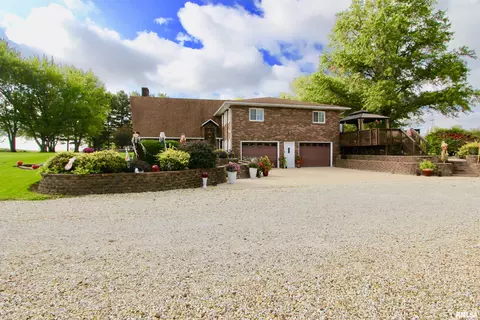 1294 Steakhouse Rd, Knoxville, IL 61448