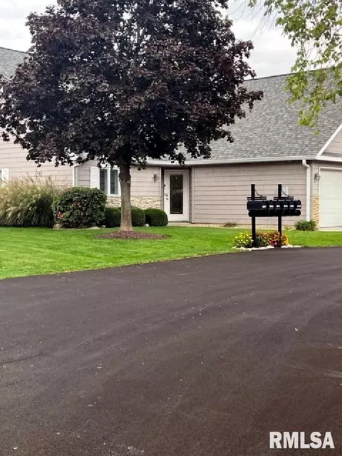 606 Harbor Pointe Dr, East Peoria, IL 61611