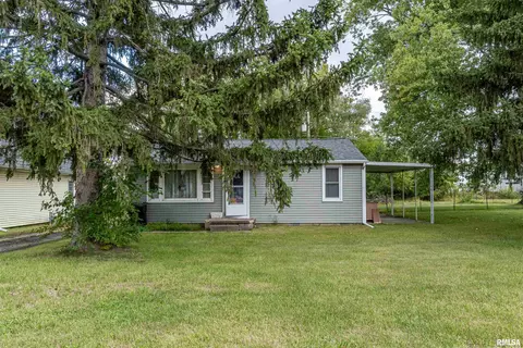 109 W Holly Dr, Washington, IL 61571