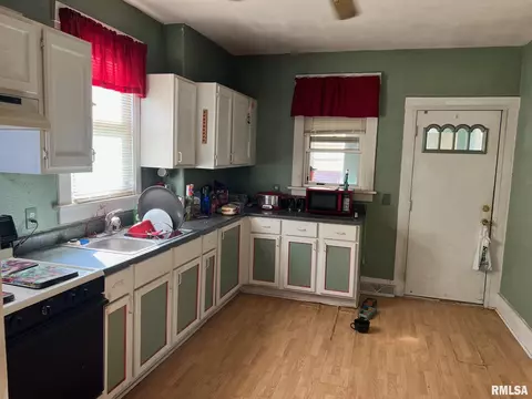 540 W Latimer St, Abingdon, IL 61410 photo 2