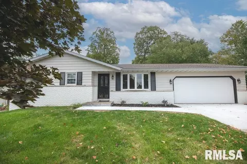 410 Carlock Ct, Washington, IL 61571