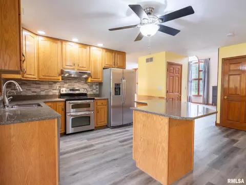 7472 Old Peoria Rd, Danvers, IL 61732 photo 18