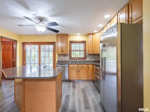 7472 Old Peoria Rd, Danvers, IL 61732 photo 17
