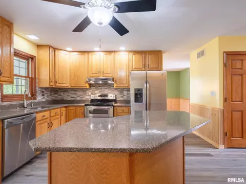 7472 Old Peoria Rd, Danvers, IL 61732 photo 20