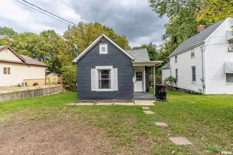 3506 NE Brevis St, Peoria, IL 61603