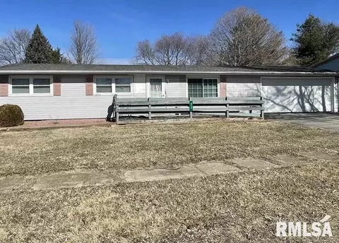 913 James St, South Pekin, IL 61564
