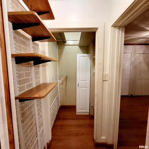 Entry Way - 525 S Main St, Canton, IL 61520 photo 2 of 4
