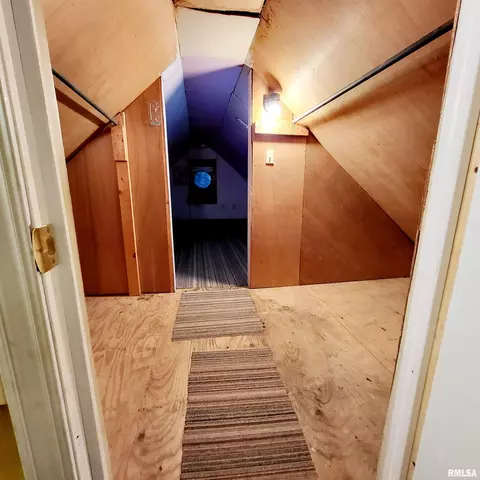Entry Way - 525 S Main St, Canton, IL 61520 photo 4 of 4