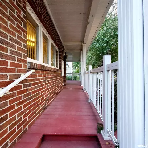 Exterior - 525 S Main St, Canton, IL 61520 photo 5 of 16