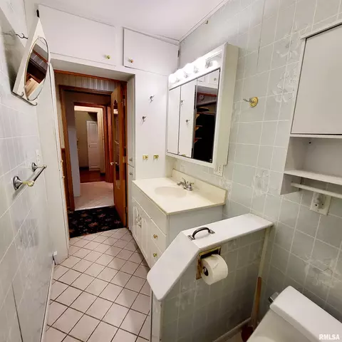 Bath - 525 S Main St, Canton, IL 61520 photo 6 of 7