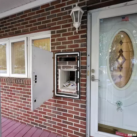 Exterior - 525 S Main St, Canton, IL 61520 photo 7 of 16