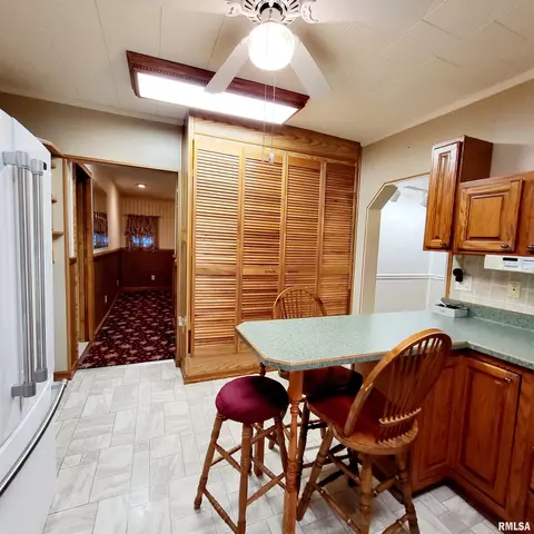 Dining - 525 S Main St, Canton, IL 61520 photo 1 of 2