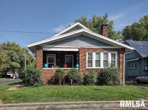 1023 W Columbia Ter, Peoria, IL 61606