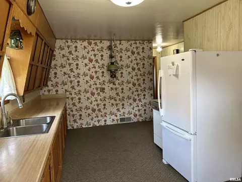 301 Front St, Varna, IL 61375 photo 10