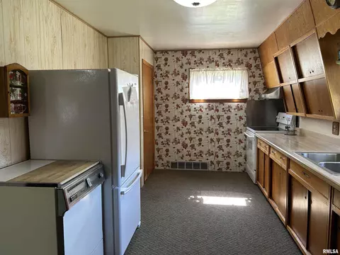 301 Front St, Varna, IL 61375 photo 9