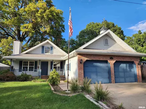 611 E Lawndale Ave, Peoria, IL 61603
