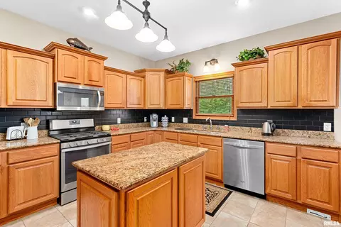509 Hampton Ct, Germantown Hills, IL 61548 photo 16