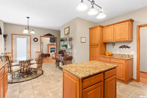 509 Hampton Ct, Germantown Hills, IL 61548 photo 18