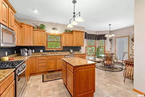 509 Hampton Ct, Germantown Hills, IL 61548 photo 15