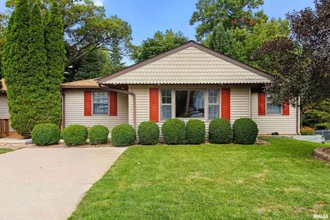 4817 W Roseland Ln, Peoria, IL 61604