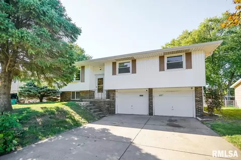 117 Tanglewood Ln, East Peoria, IL 61611