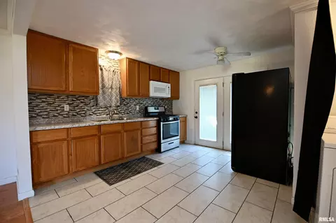 809 S Meadow Ln, Manito, IL 61546 photo 14
