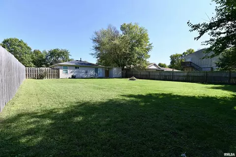 809 S Meadow Ln, Manito, IL 61546 photo 22