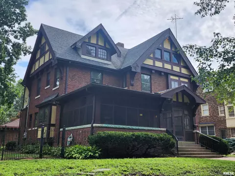 1634 W Columbia Ter, Peoria, IL 61606