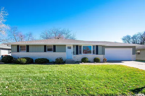 332 S Montana Ave, Morton, IL 61550