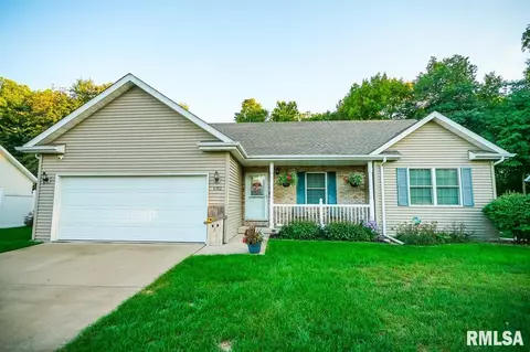 102 Stonewood Dr, East Peoria, IL 61611