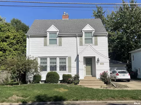 625 Mclean St, Pekin, IL 61554