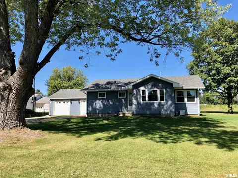 12202 N 1050th Rd, Macomb, IL 61455