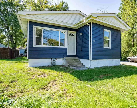 4706 W Meadow Ln, Bartonville, IL 61607