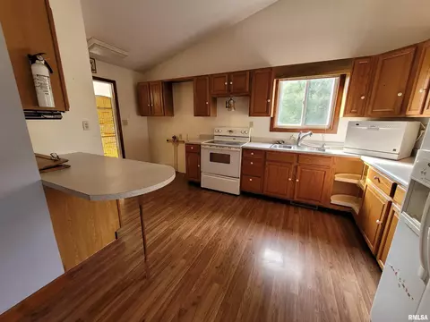 1075 E Cortland Rd, Avon, IL 61415 photo 8
