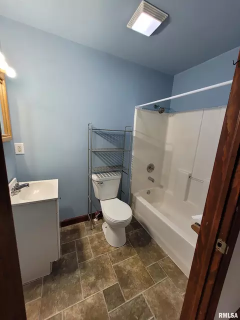 1075 E Cortland Rd, Avon, IL 61415 photo 15