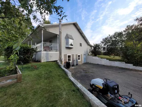 1075 E Cortland Rd, Avon, IL 61415 photo 24