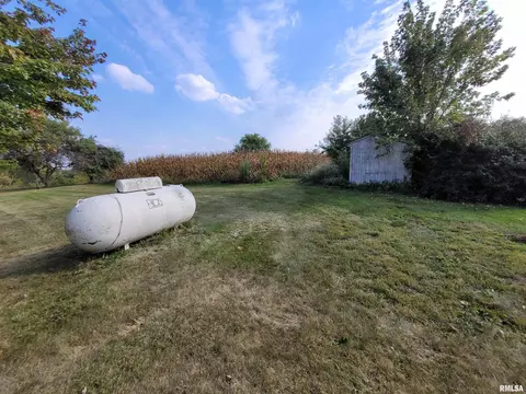 1075 E Cortland Rd, Avon, IL 61415 photo 25