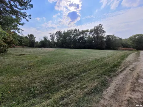1075 E Cortland Rd, Avon, IL 61415 photo 27