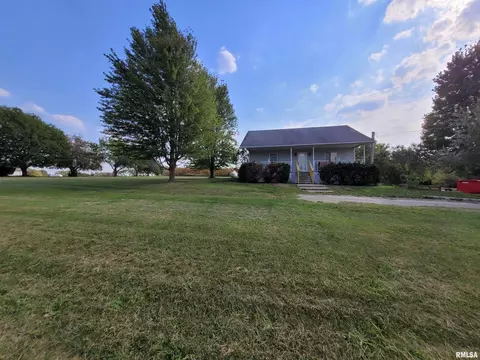 1075 E Cortland Rd, Avon, IL 61415