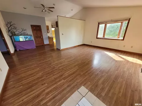 1075 E Cortland Rd, Avon, IL 61415 photo 6