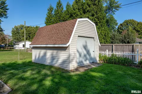 209 E Sheridan St, Manito, IL 61546 photo 41