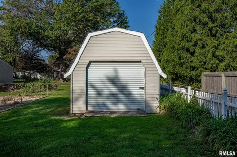 209 E Sheridan St, Manito, IL 61546 photo 42
