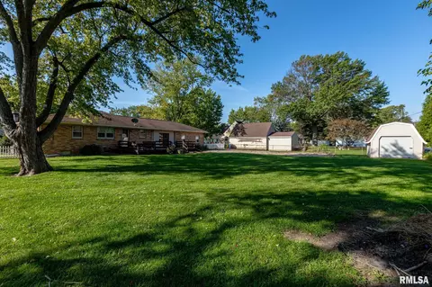 209 E Sheridan St, Manito, IL 61546 photo 40