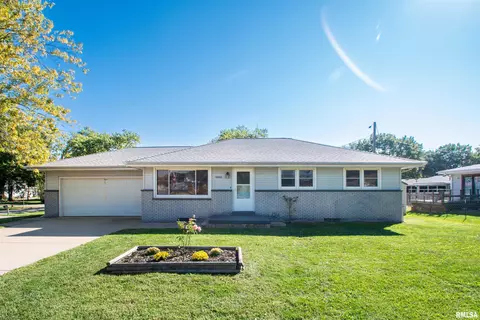 4006 S Baker Ln, Bartonville, IL 61607