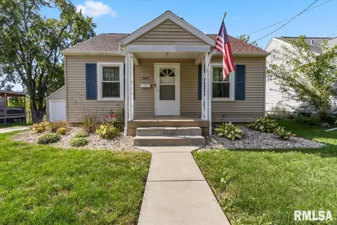 307 Court Dr, Washington, IL 61571